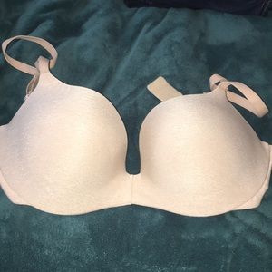 PINK Victoria’s Secret bra